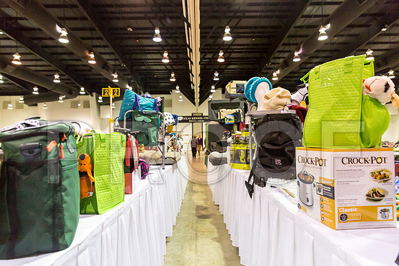 Club Candids Fri Trophy Table Raffle__CL_1136_Msqte2019-HR3