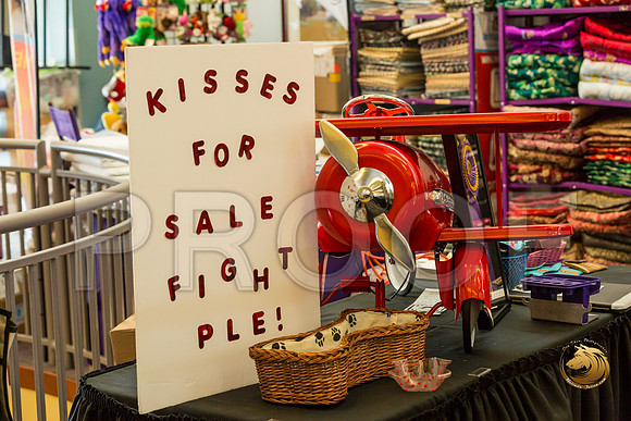 Vendors_JJJ_7340-OKCToy2019-HR3