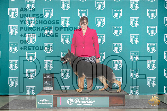 German Shepherd Dog #870 Thur T10AOE Judge Stehpanie Mueller__JP_0942_Premier_2024_HR3